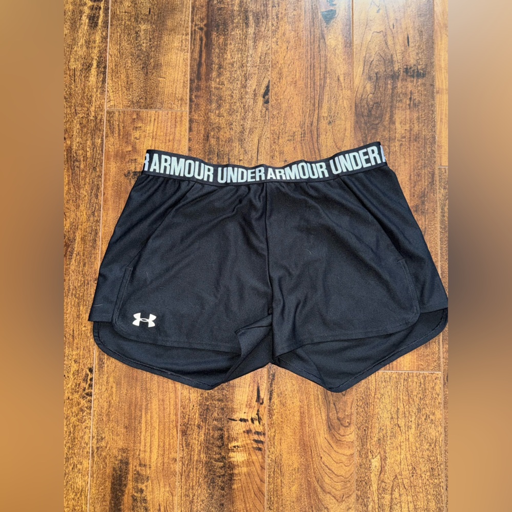 Under Armour Women's Black Running Shorts size medium